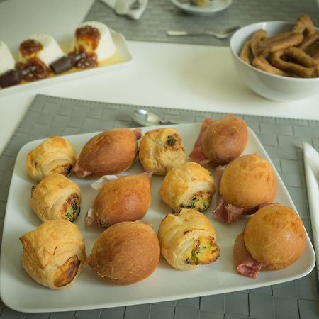 Ajde Rooms & Breakfast Trani Bagian luar foto