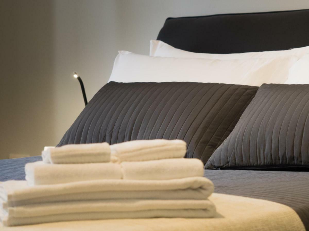 Ajde Rooms & Breakfast Trani Bagian luar foto