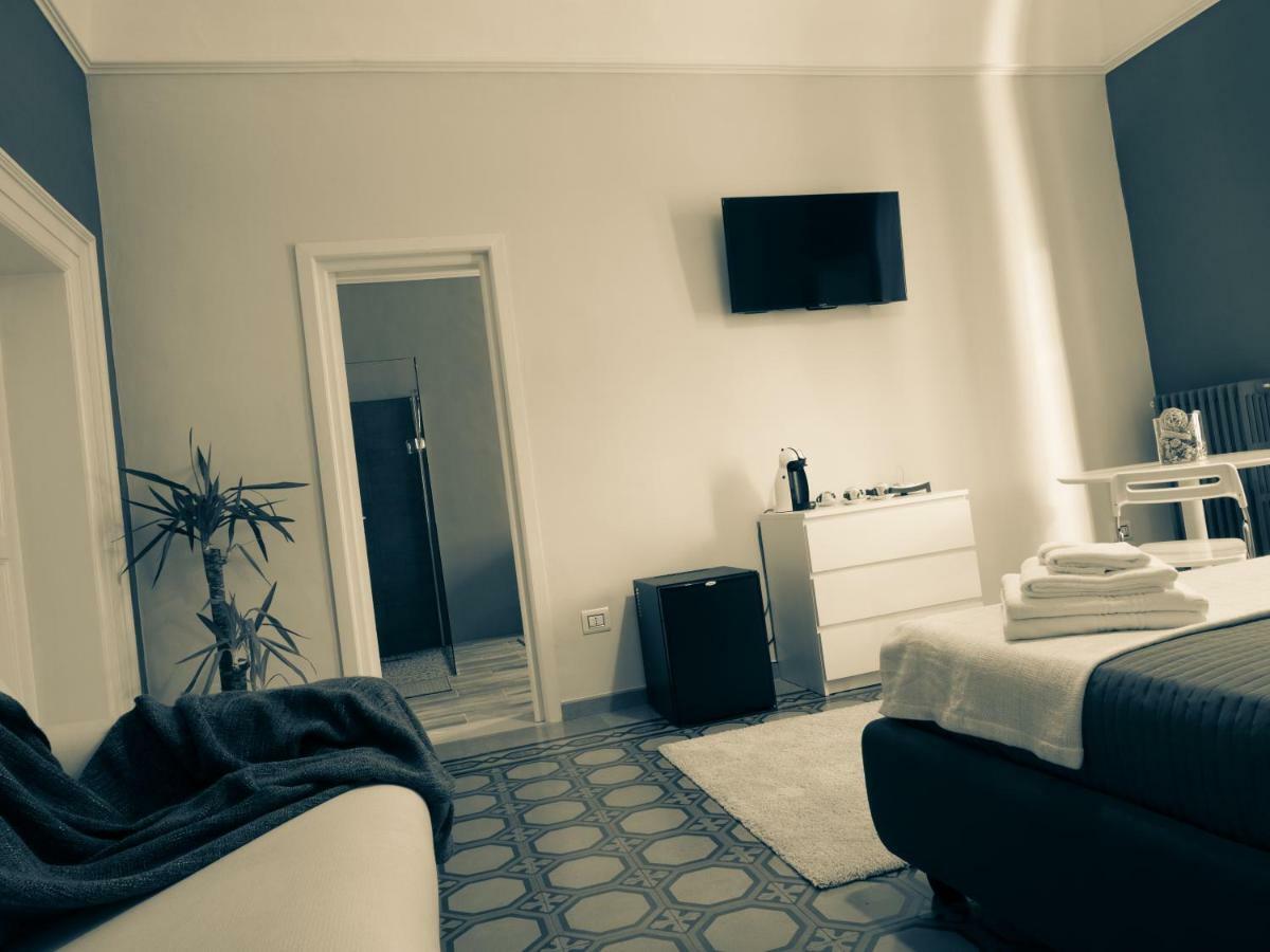Ajde Rooms & Breakfast Trani Bagian luar foto