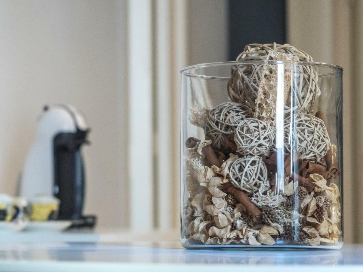 Ajde Rooms & Breakfast Trani Bagian luar foto