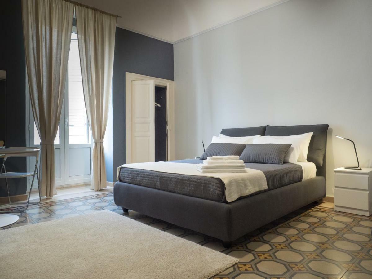 Ajde Rooms & Breakfast Trani Bagian luar foto