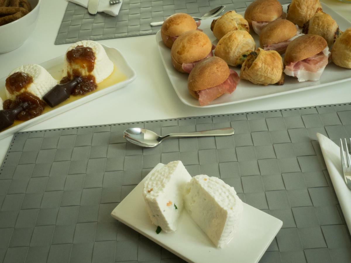 Ajde Rooms & Breakfast Trani Bagian luar foto