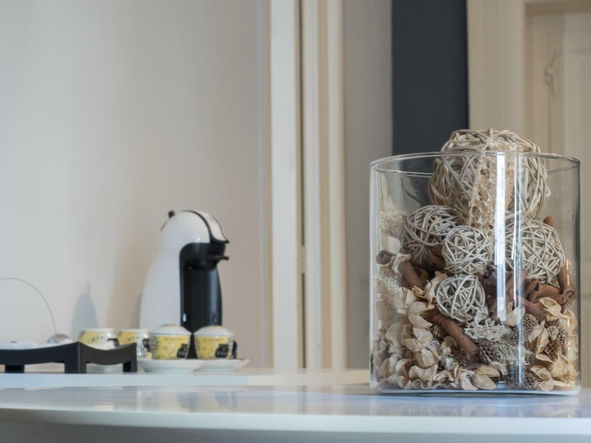 Ajde Rooms & Breakfast Trani Bagian luar foto