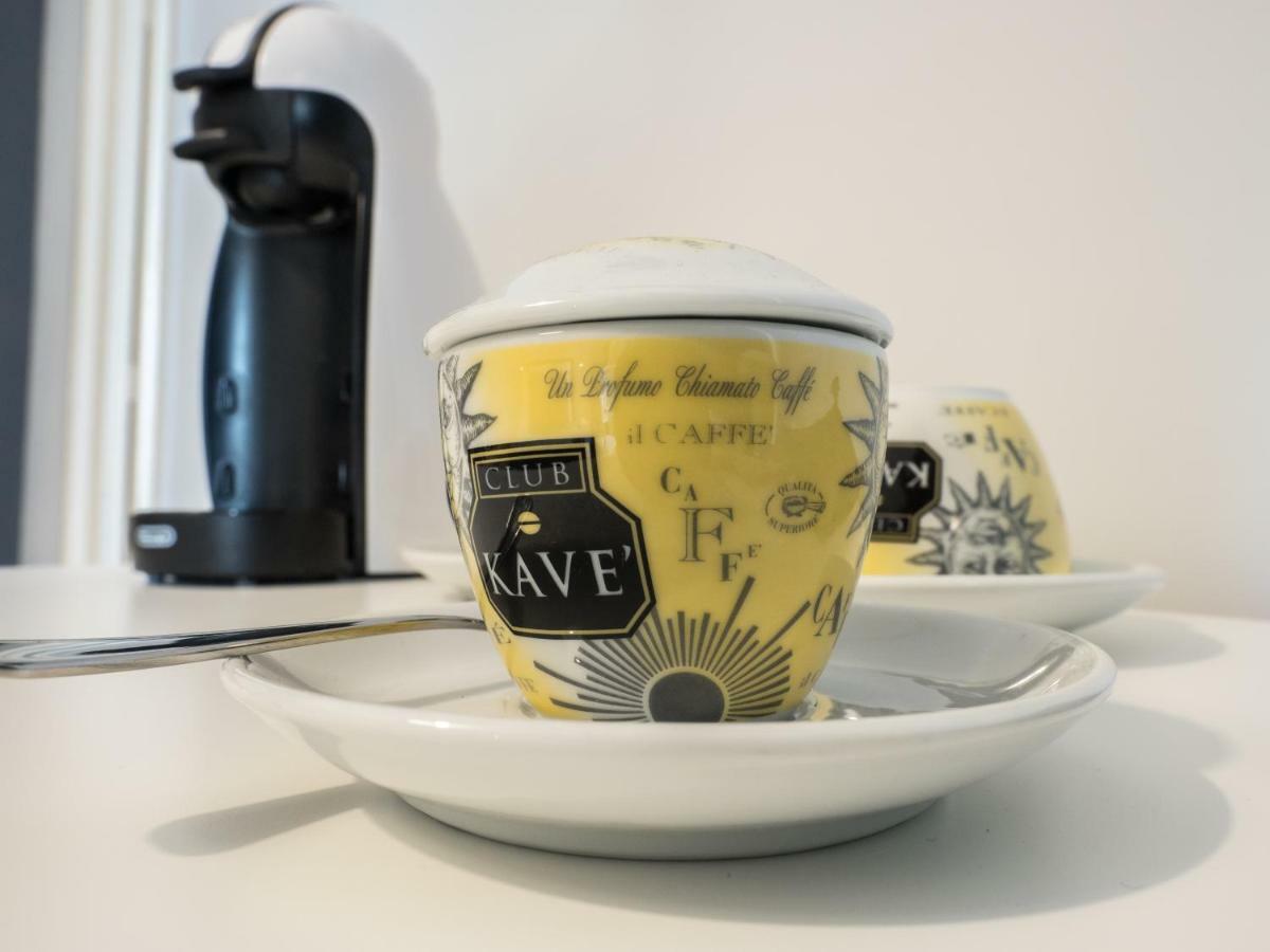 Ajde Rooms & Breakfast Trani Bagian luar foto