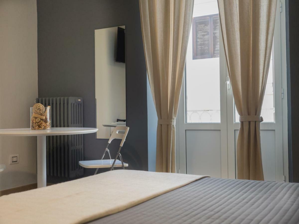 Ajde Rooms & Breakfast Trani Bagian luar foto