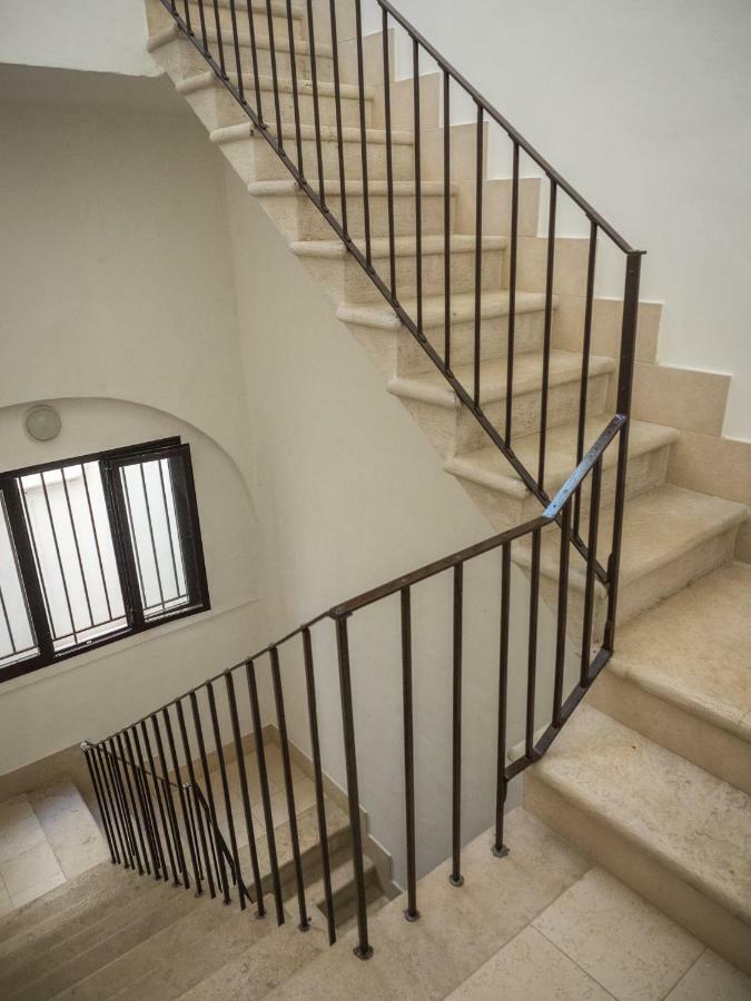 Ajde Rooms & Breakfast Trani Bagian luar foto