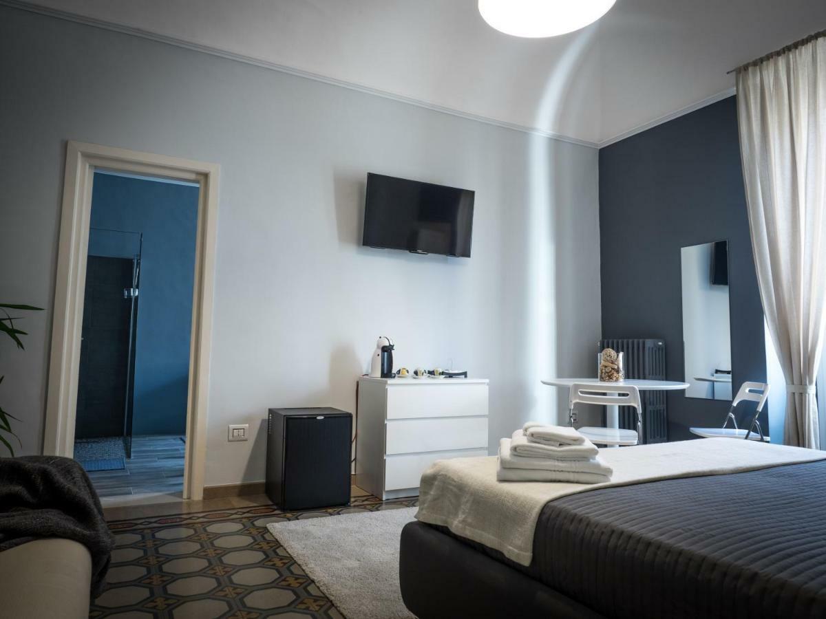 Ajde Rooms & Breakfast Trani Bagian luar foto