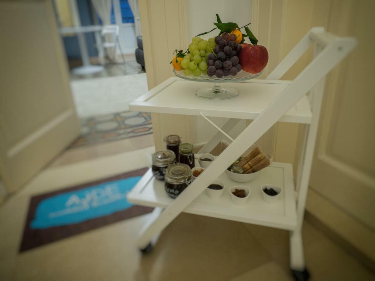 Ajde Rooms & Breakfast Trani Bagian luar foto