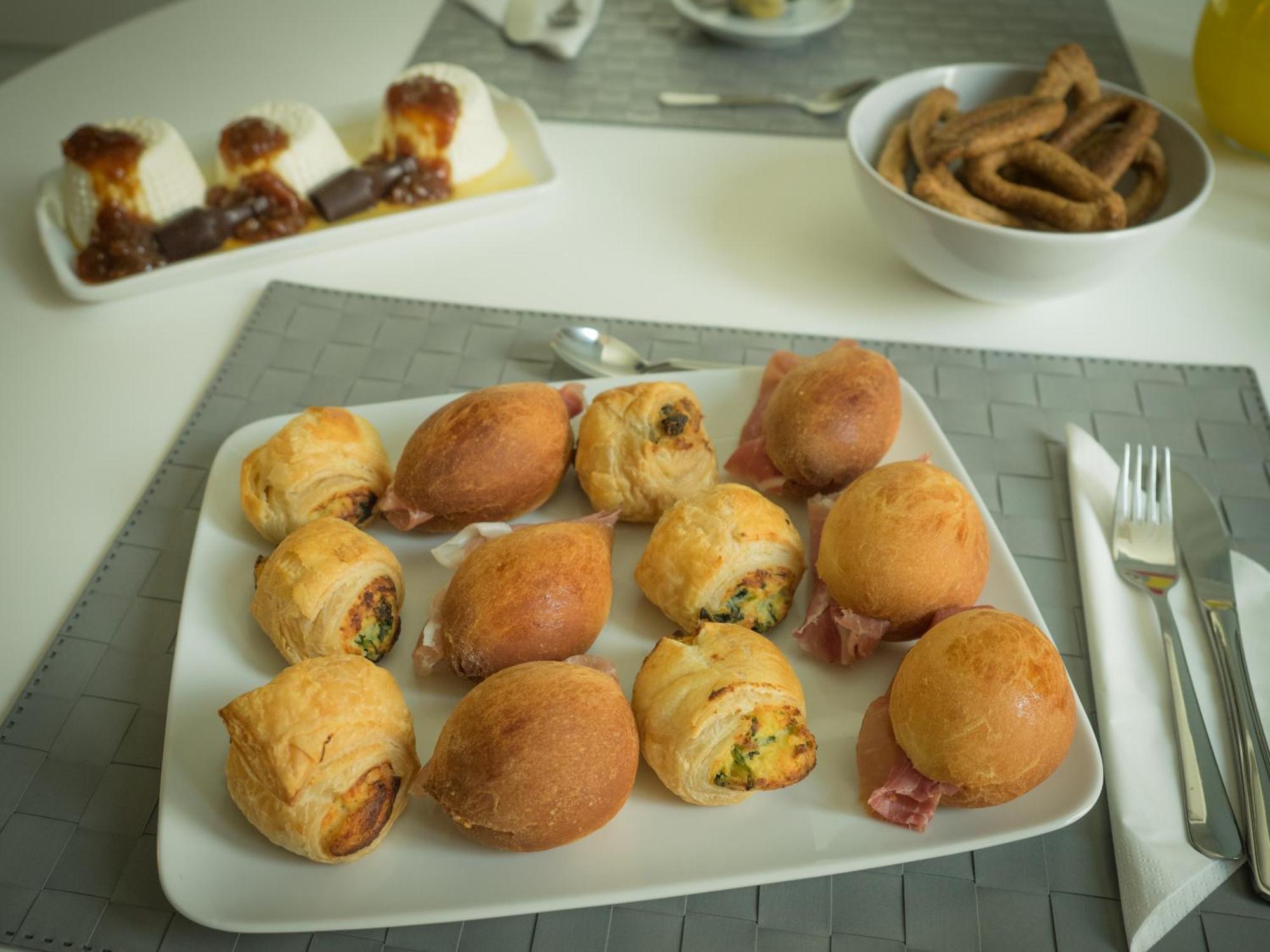Ajde Rooms & Breakfast Trani Bagian luar foto